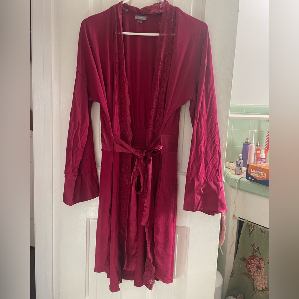 Fleur’t burgundy robe